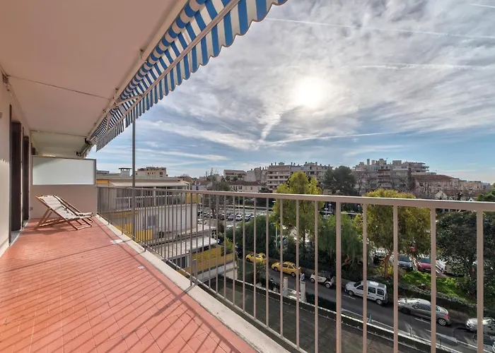 Raymond Les Pins Apartmán